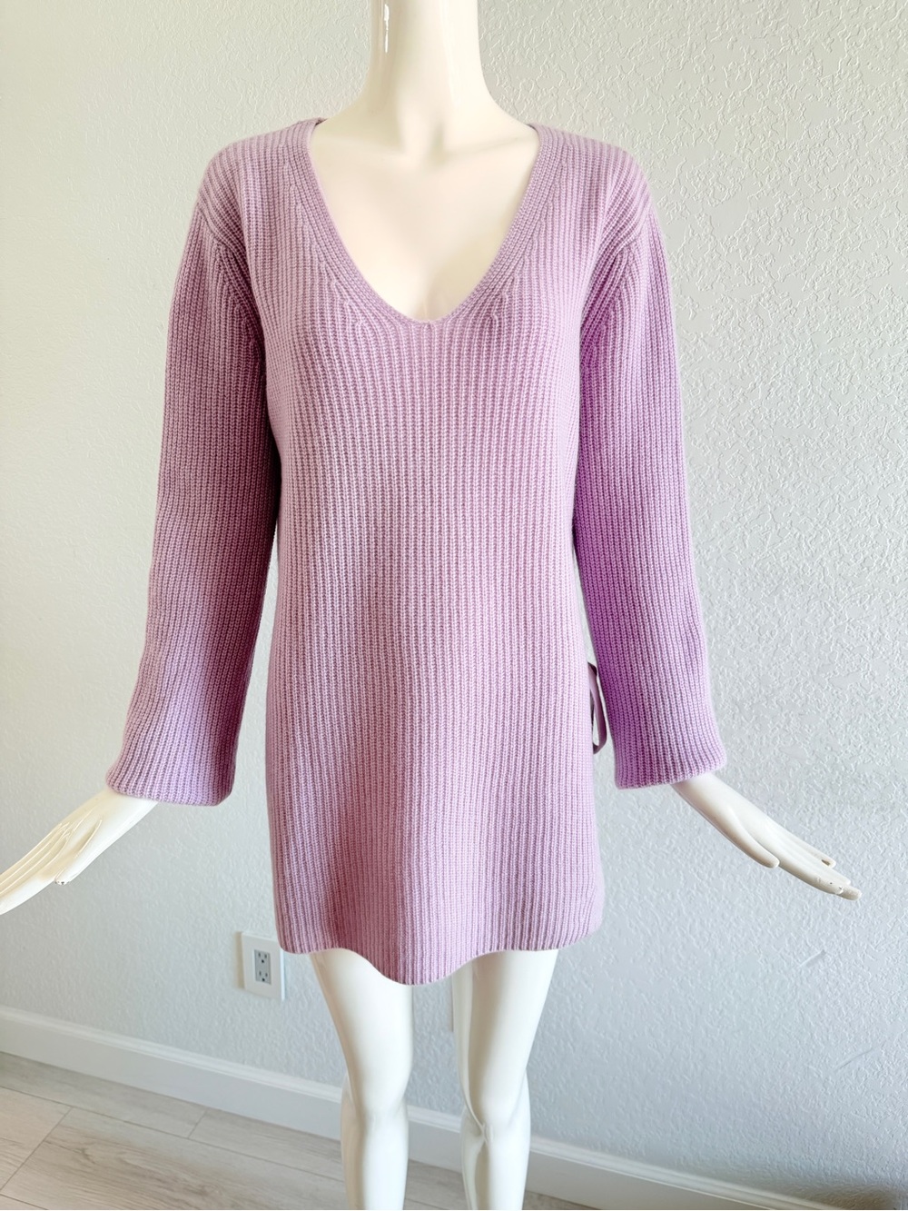 Halogen Lilac V-Neck Ribbed cashmere side tie Sweater Tunic